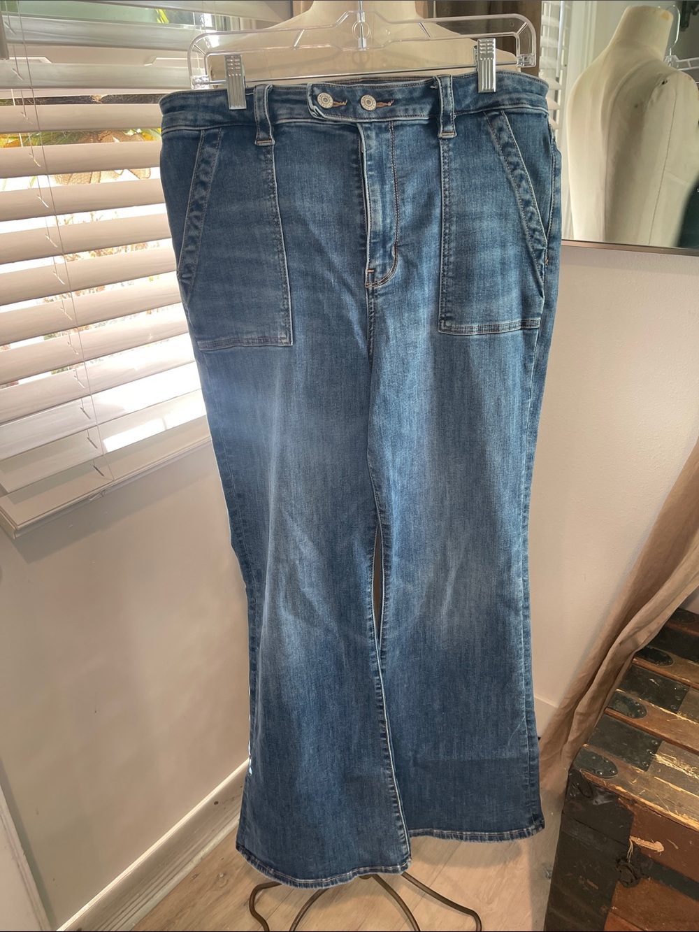American Eagle Outfitters super high-rise flare women’s jeans